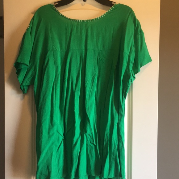 Elegant Green Floral Embroidered Blouse - Picture 2 of 3